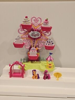 My Little Pony MLP Ponyville Ferris Wheel and Figure Set